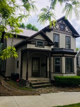 404 Scammel St