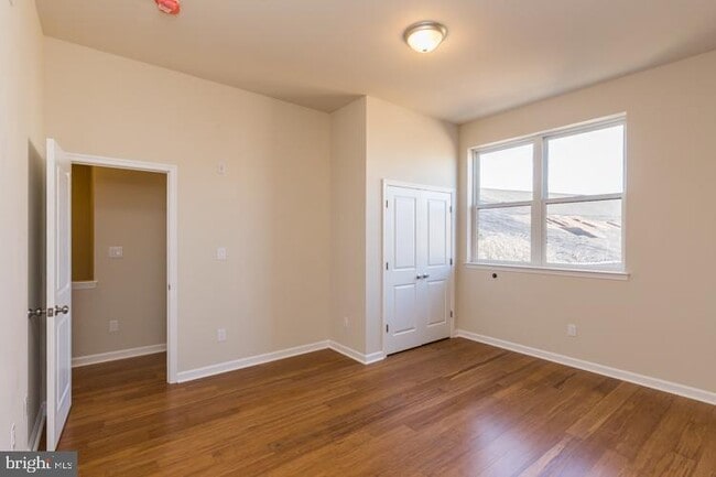Building Photo - 2418 Frankford Ave