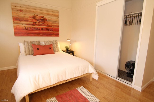 Foto del edificio - 286 Meadowlake Dr