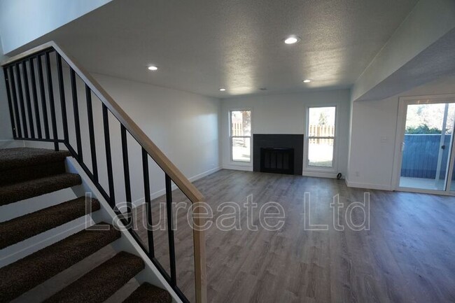 Foto del edificio - 7152 Depew Cir