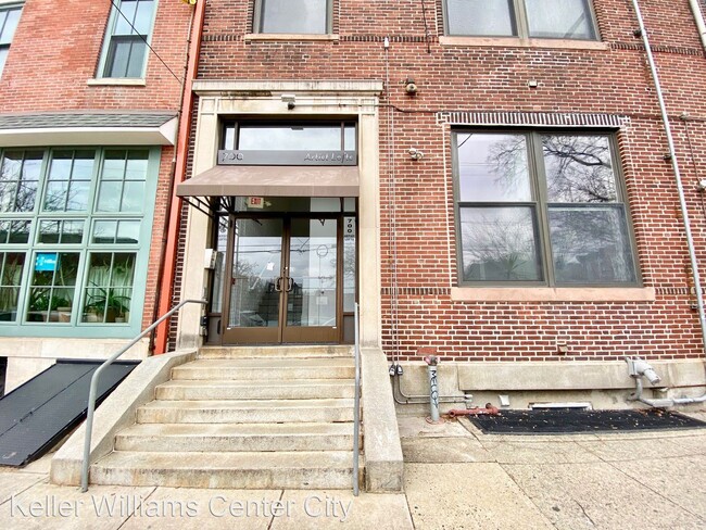 Building Photo - 2 br, 1 bath House - 700 S. 10th St 3A