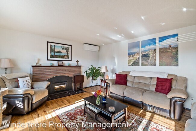 Foto del edificio - 3 br, 2 bath House - 2330 Nevada St