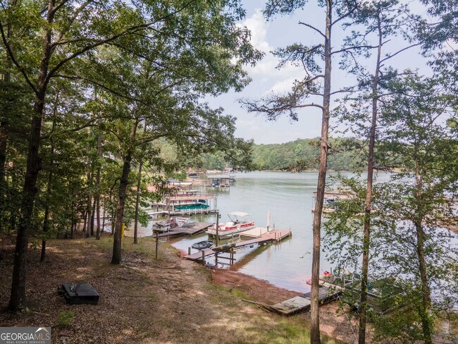 Foto del edificio - 19 Lakeview Pt