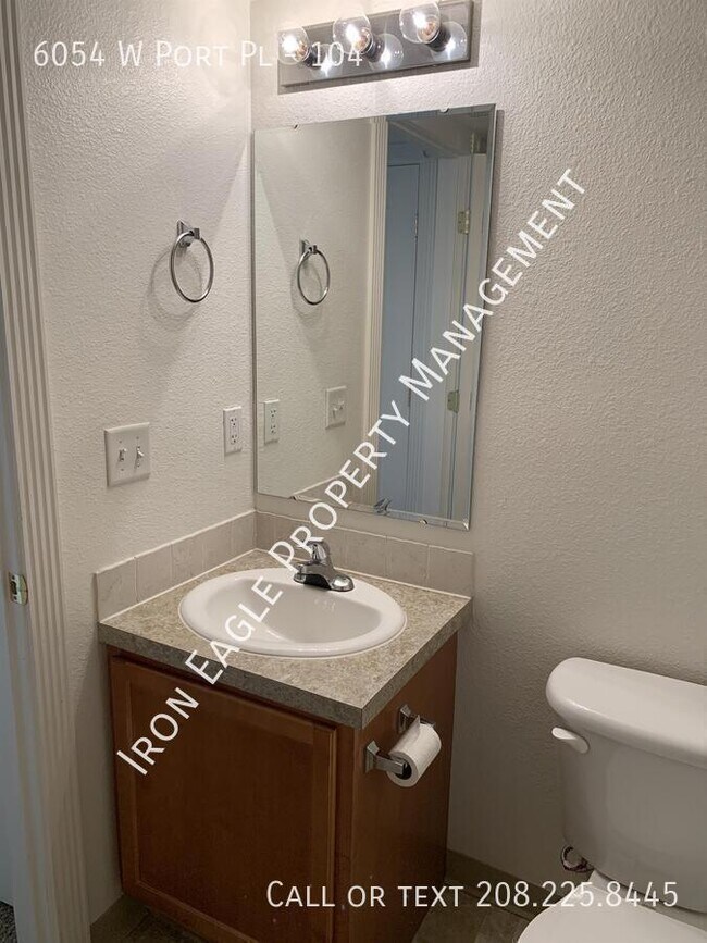 Foto del edificio - 6054 W Port Pl