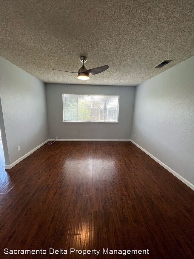 Foto del edificio - 3 br, 1.5 bath House - Citrus Heights Home...