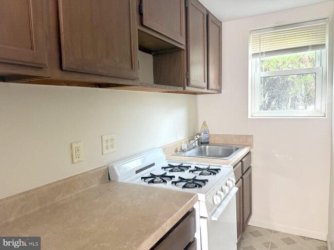 Foto del edificio - 1100 Grant Ave