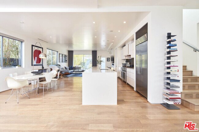 Foto del edificio - 3554 Frances Ave