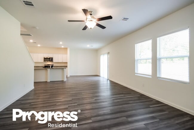 Building Photo - 13411 Hillside Dr