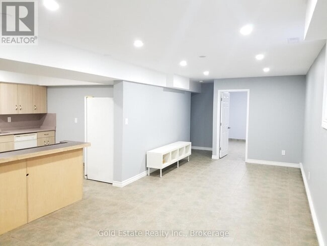 Building Photo - 426 Langlois Ave