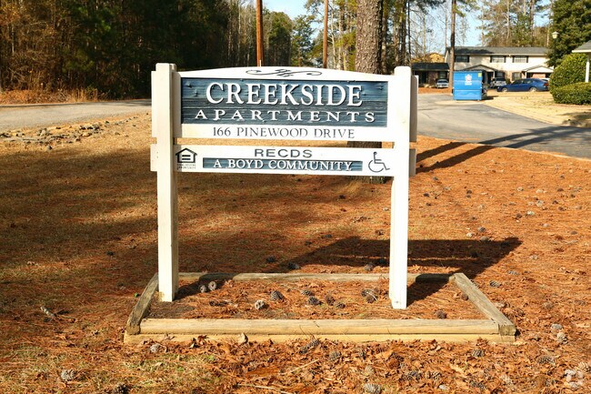 Foto del edificio - Creekside Apartments
