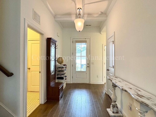 Building Photo - 7653 Vancouver Ct