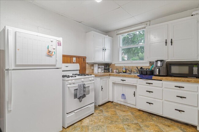 Foto del edificio - 212 W North St