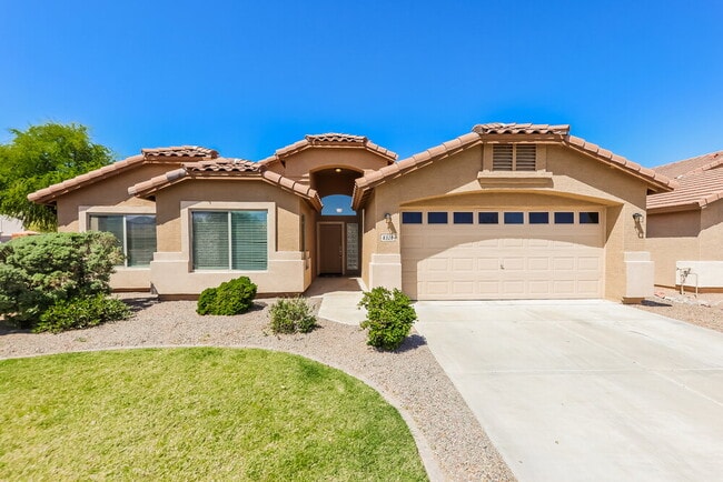 Building Photo - 8328 S 48th Dr