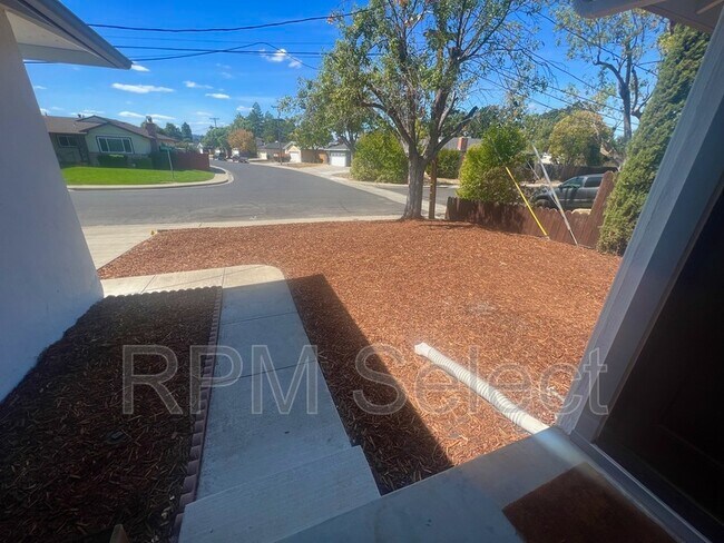 Foto del edificio - 2440 Charlotte Ave