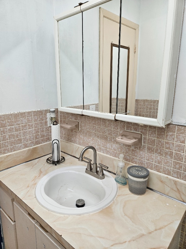 Building Photo - 5881 NW 16th Pl