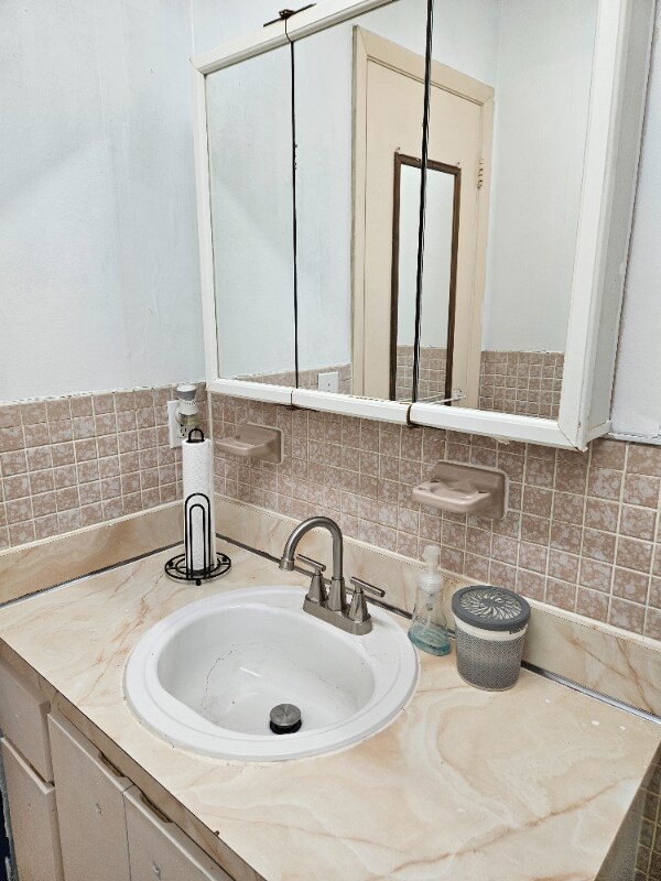 Foto del edificio - 5881 NW 16th Pl