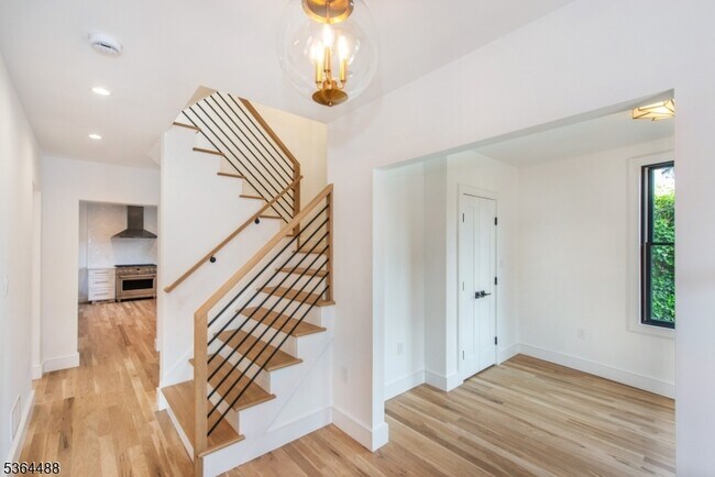 Foto del edificio - 554 Valley Rd