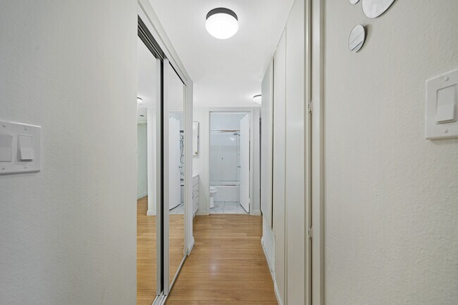 Foto del edificio - 435 Virgil Ave