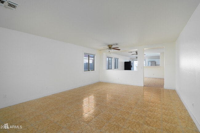 Foto del edificio - 11825 W Edgemont Ave