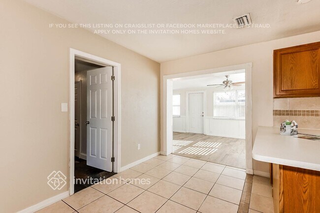 Foto del edificio - 1713 Roslyn Ave