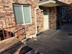 Building Photo - 3209 Golden Dr