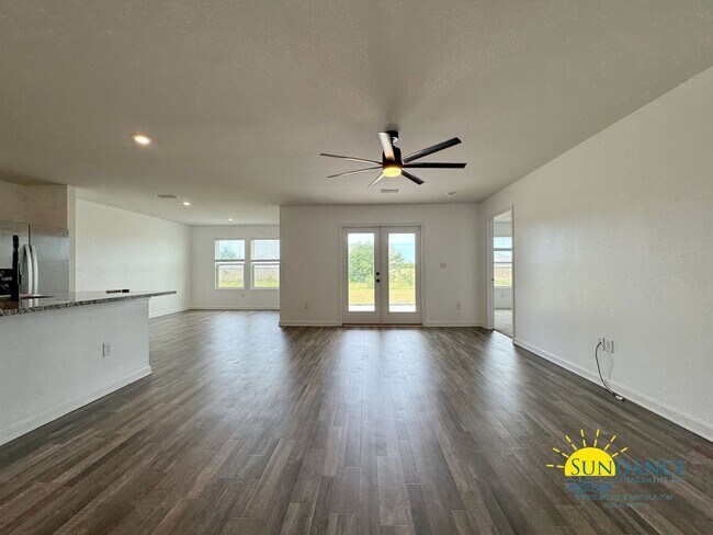 Foto del edificio - 2022 New Construction home in the Sawmill ...