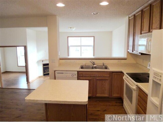 Building Photo - 5066 Fountain Lane N