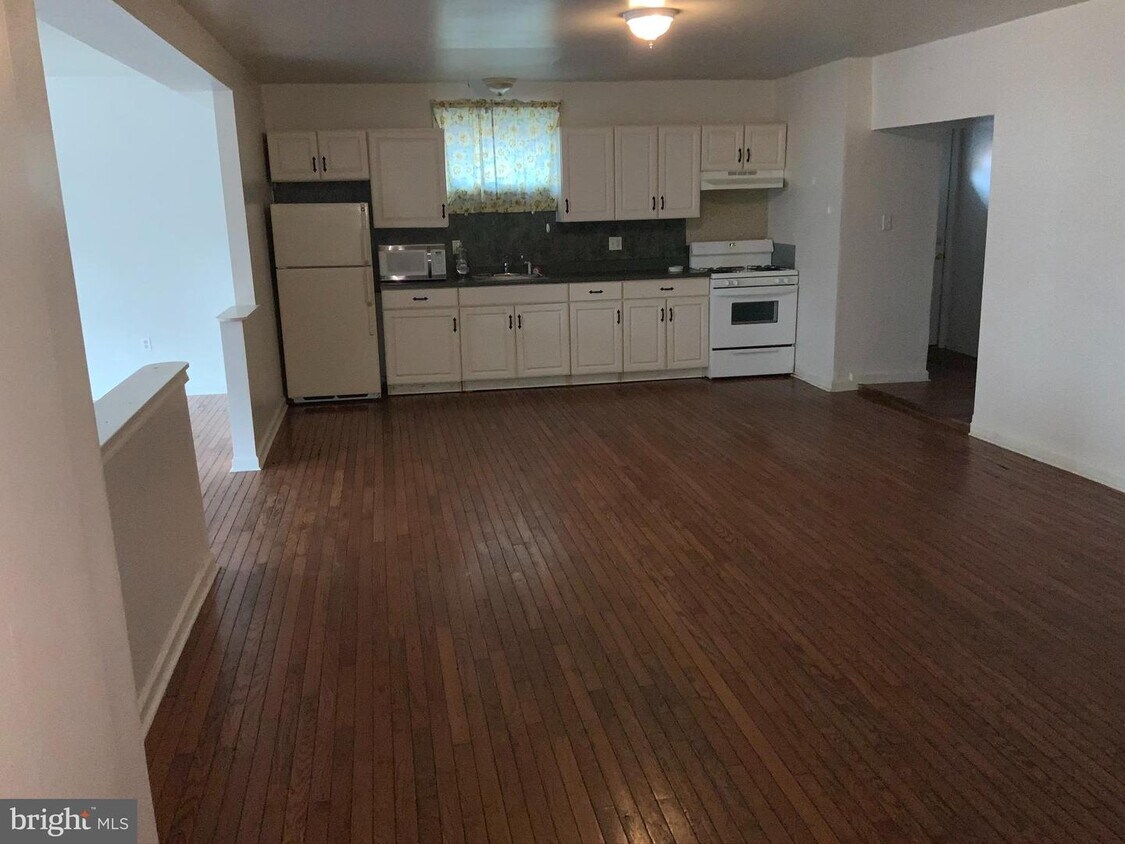 1024 W Market St, Pottsville, PA 17901 Room for Rent in Pottsville