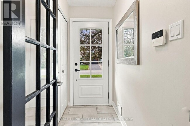 Building Photo - 1377 Fontenay Crescent