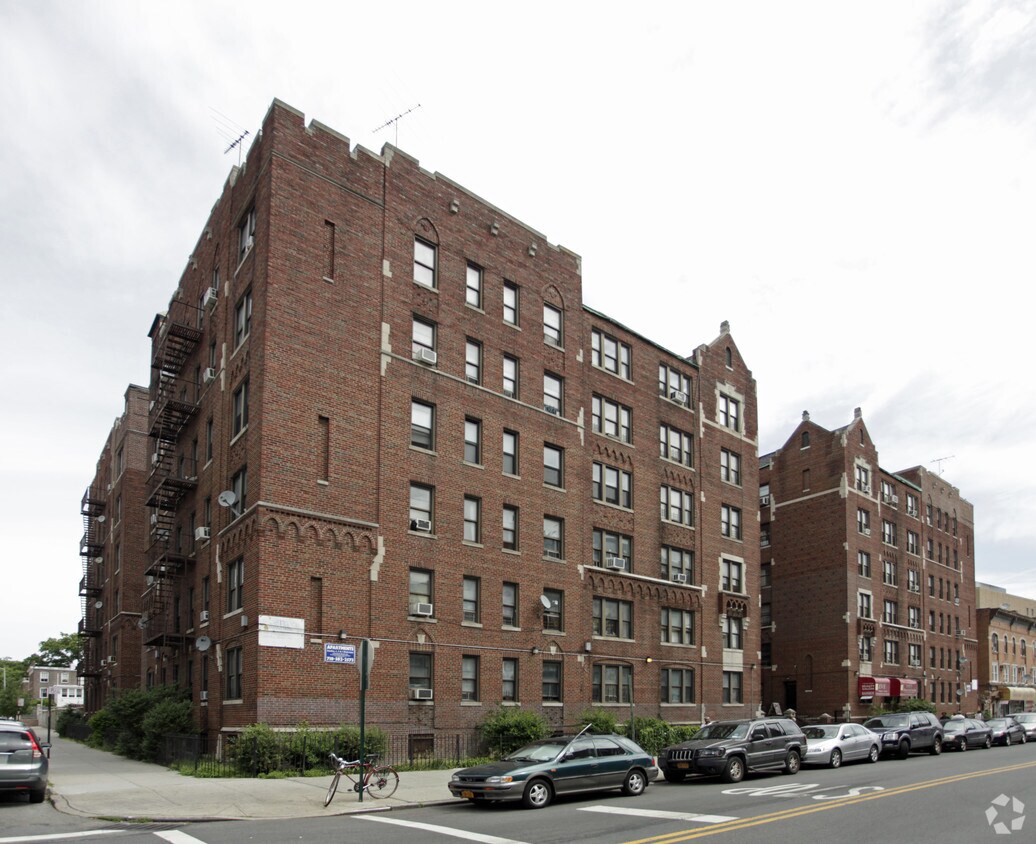 Primary Photo - 2101-2111 Albemarle Rd