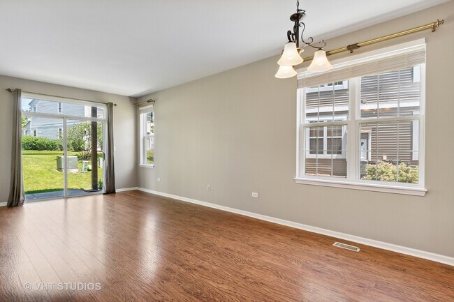 Foto del edificio - 2442 Golf Ridge Cir