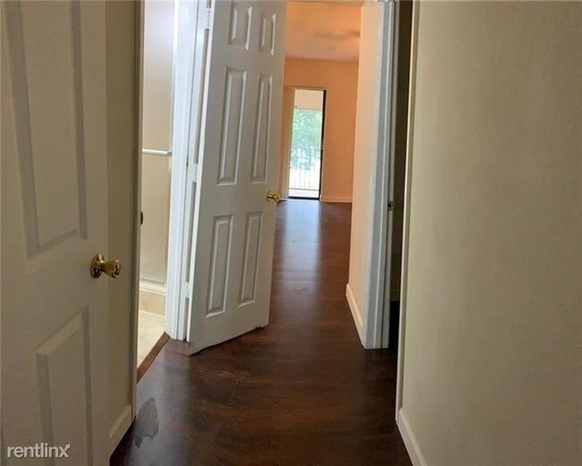 Building Photo - 3 br, 3 bath  - 2421 N 40th Ave Apt 107