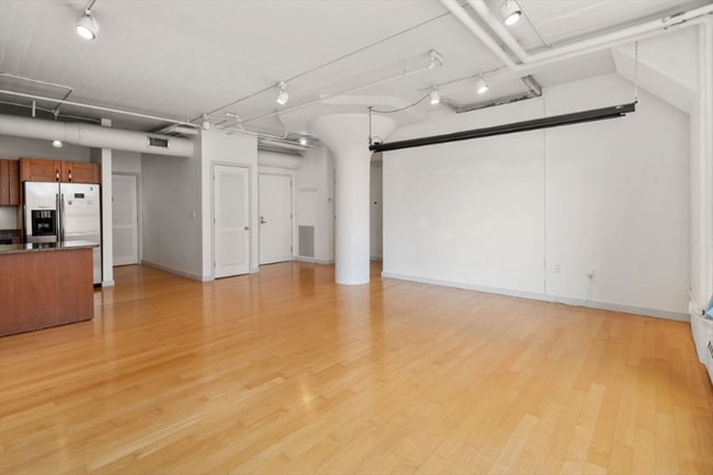 Building Photo - 210 South St