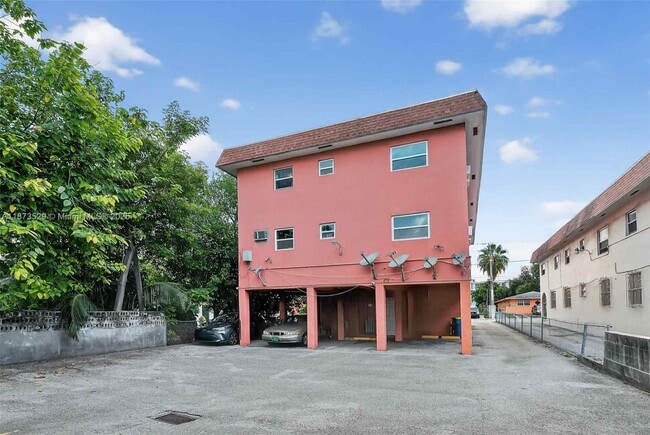 Foto del edificio - 458 SW 9th St