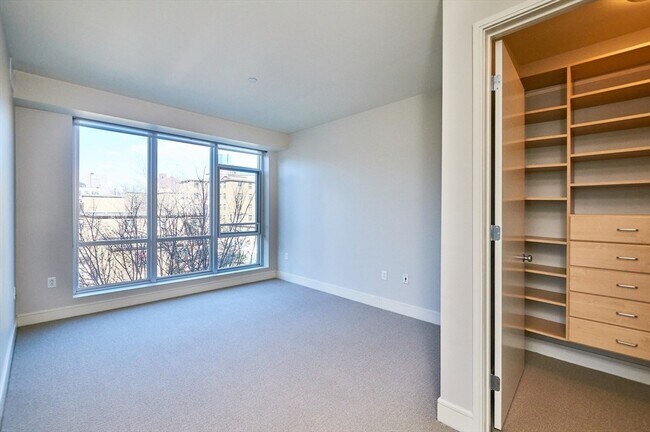Foto del edificio - 700 Harrison Ave
