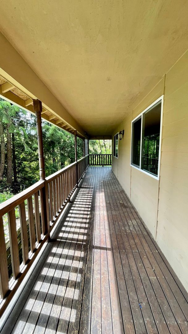 Foto del edificio - Large 2 Bedroom 2.5 Bath Home With Fenced Yard & Wrap Around Deck in Clearwood Community! Lake, T...