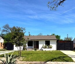 Building Photo - 3739 Almazan Dr