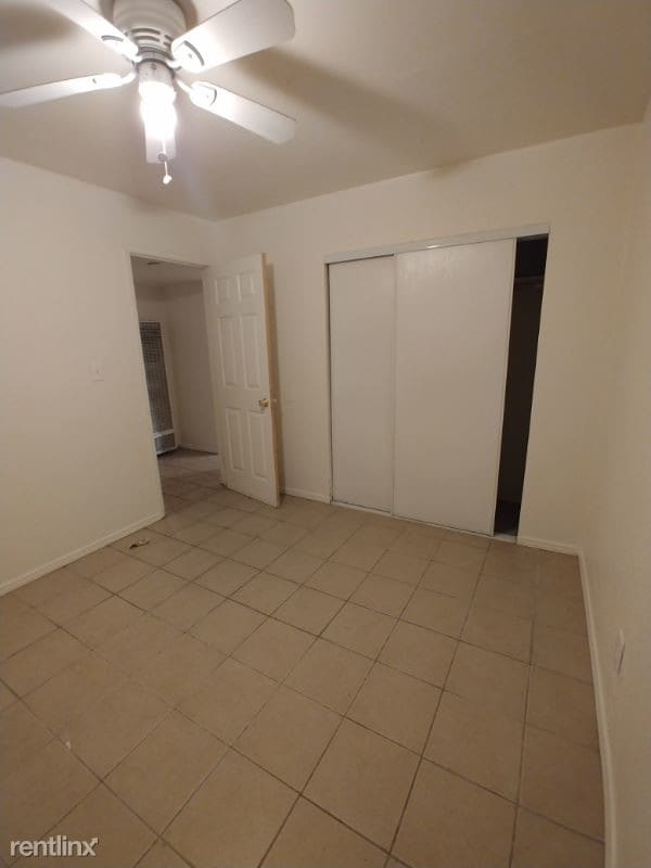 Building Photo - 2 br, 1 bath Apartment - 826 Astor St