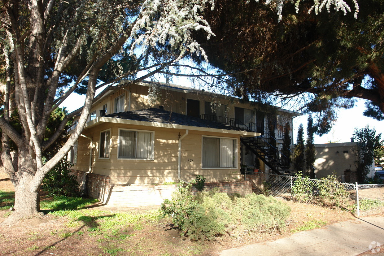 Building Photo - 929 Boynton Ave