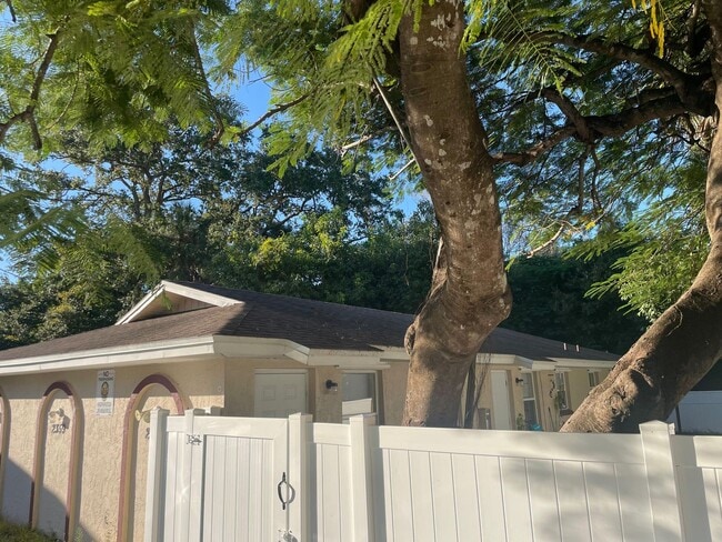 Photo - 2357 Lafayette St Apartment