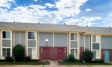 Building Photo - 4207 Moore St