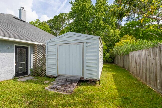 Foto del edificio - 2116 Wood Stork Ave