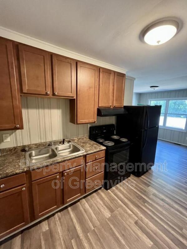 Foto del edificio - 326 Loop St