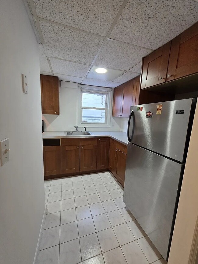 Building Photo - 282 Weed Ave