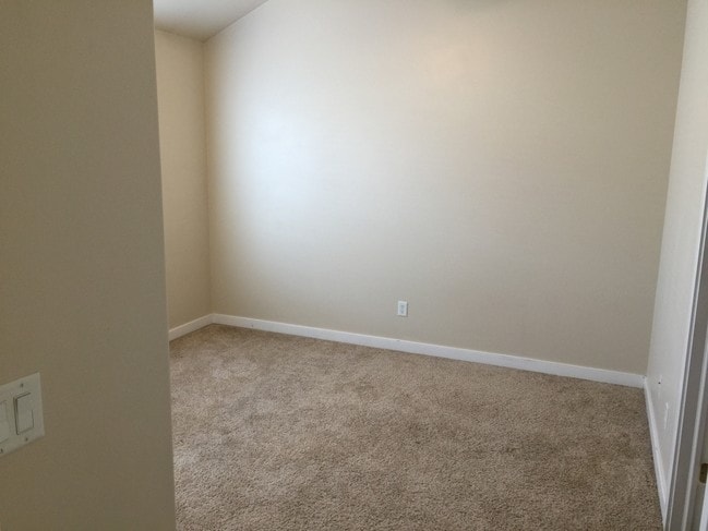 Building Photo - 1035 N 130 W