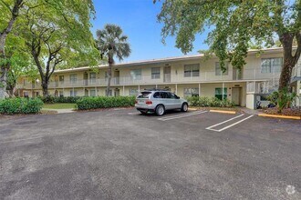 Building Photo - 2518 Riverside Dr