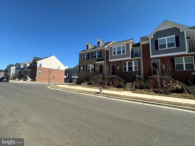 Foto del edificio - 5516 Manor Park Dr