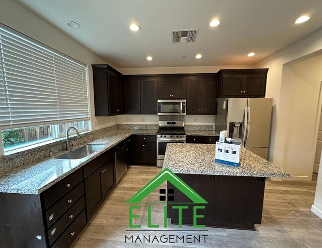 Building Photo - 4060 Beechcraft Way