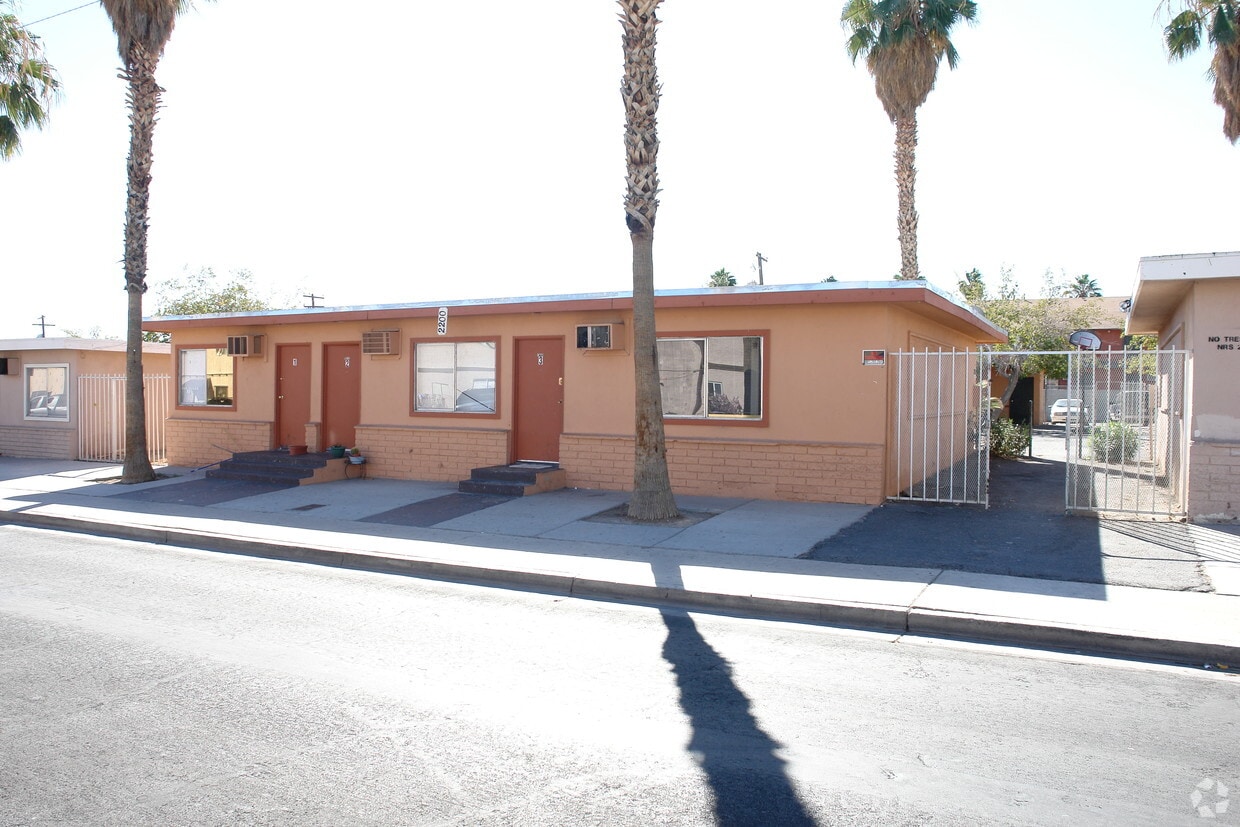 Primary Photo - 2200 Sunrise Ave