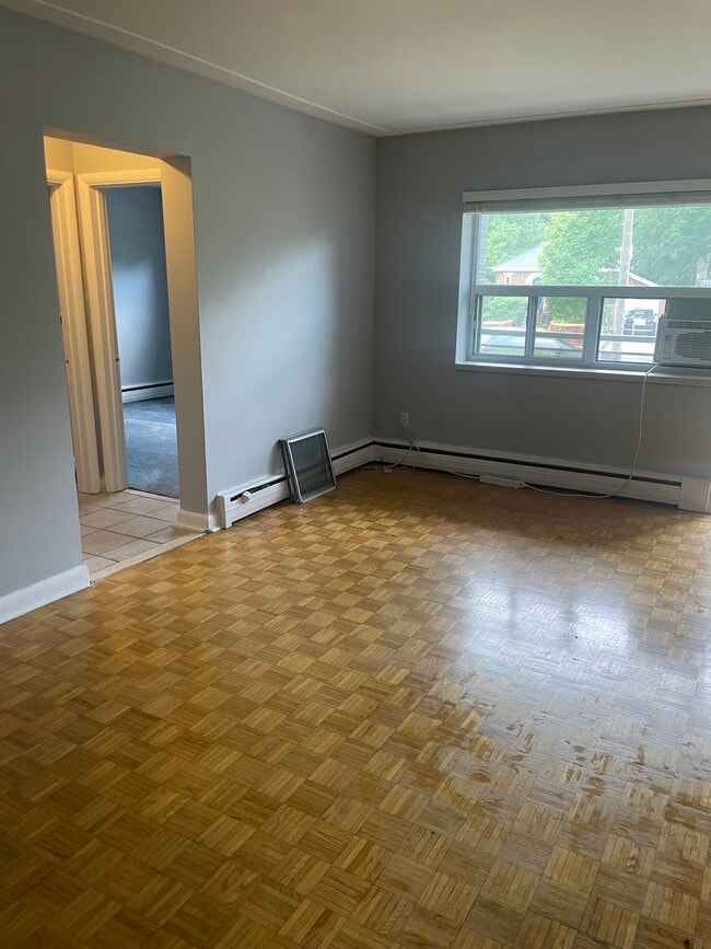 Building Photo - 332 Guelph Line